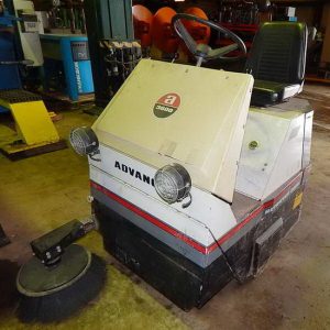 ADVANCE FLOOR SWEEPER