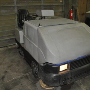55″ WIDE AMERICAN LINCOLN SWEEPER SCRUBBER